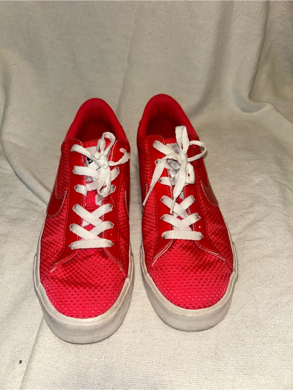 Nike Women's Red and White Low-Top Sneakers